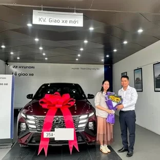 Bàn giao xe Hyundai cho khách hàng tại Hưng Yên Bàn giao xe Hyundai cho khách hàng tại Hưng Yên